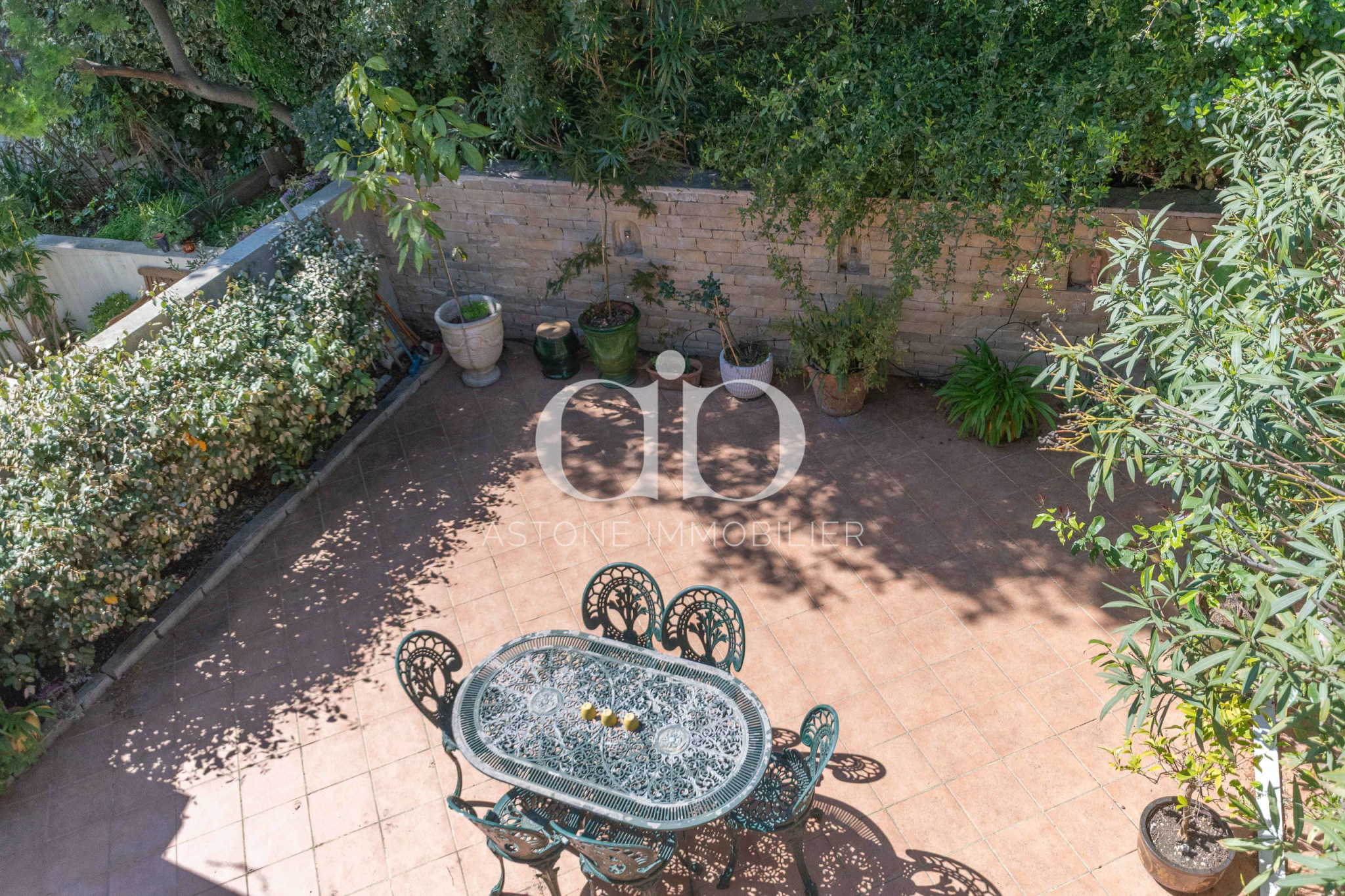 CASSIS / APPARTEMENT-MAISON